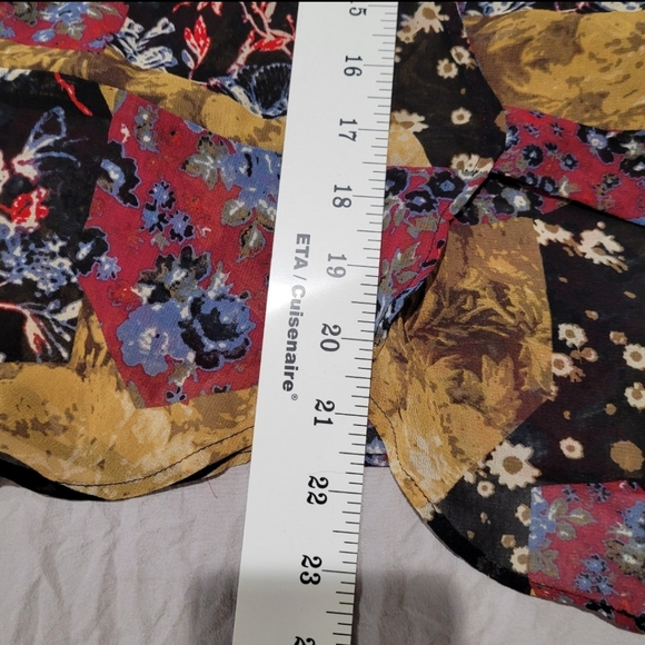 BCBGeneration Womens SZ Lg. Mult pattern sheer wrap top statement sleeves boho - Picture 8 of 8